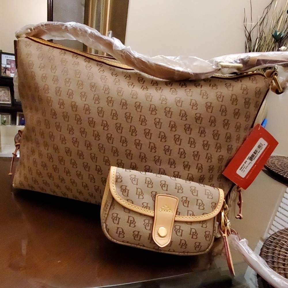 Dooney & Bourke bag